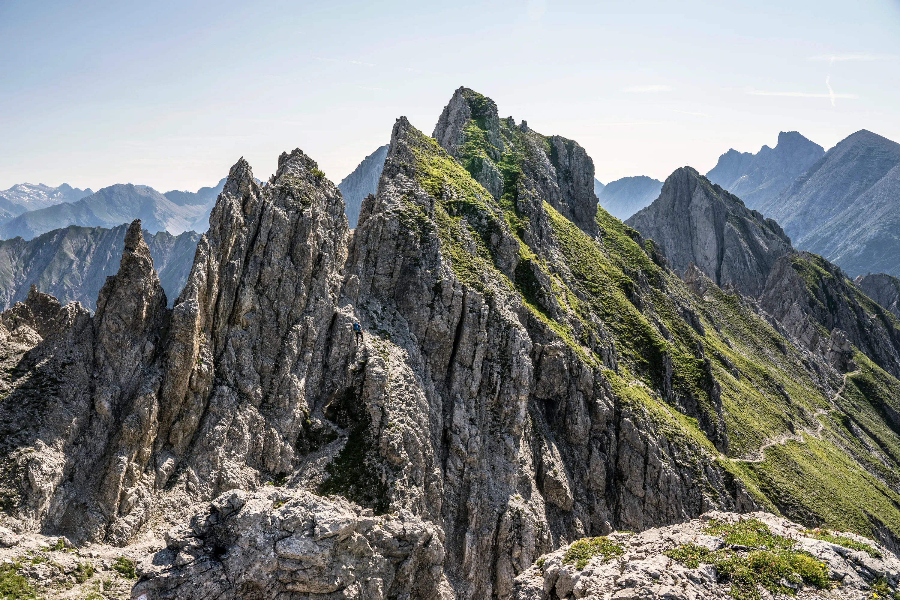 Nadeln, Zacken, Grate – Auf dem Freiunger Höhenweg durch die Erlspitzgruppe