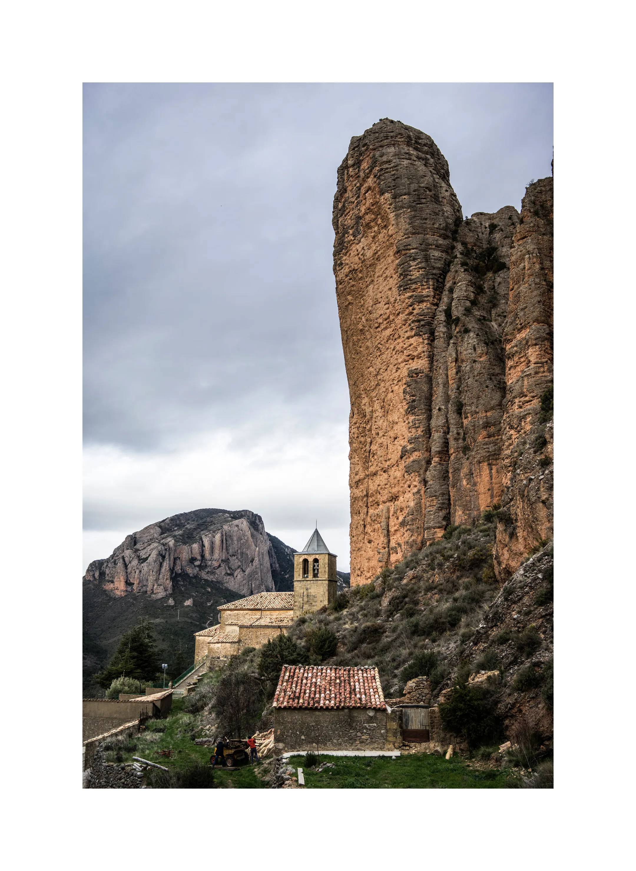 1000-17 · Mallos de Riglos