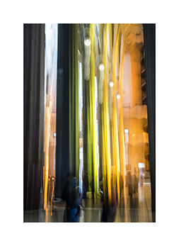 Sagrada Familia in Barcelona im Farbrausch