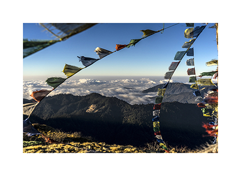 Gebetsfahnen am Khayer Lake Trek in Nepal