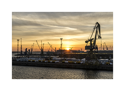 Sonnenaufgang am Hafen von Rostock